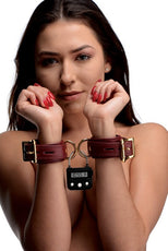 af537-female-model_003_750