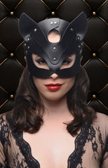 ag202-femalemodel-paddedbackground-001