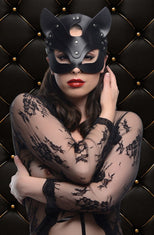 ag202-femalemodel-paddedbackground-002