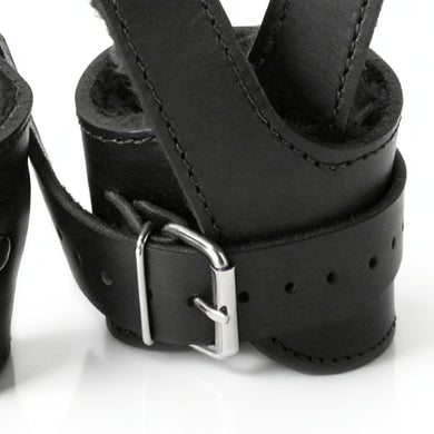 Suspension Set with Ring and Fur-Lined Cuffs