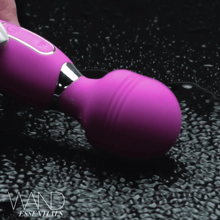 Ultra Thrust-Her Deluxe Thrusting and Vibrating Silicone Wand