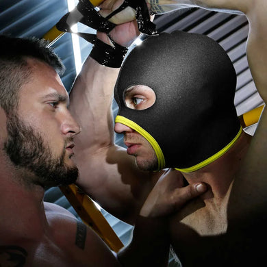 Skullfuck open-mouth hood in yellow on a model face to face with a partner